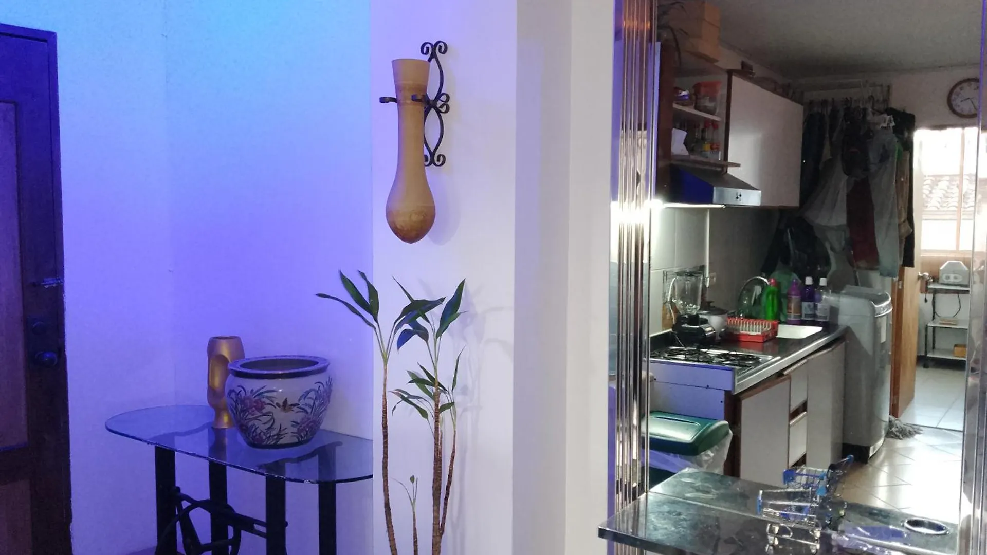 Guest house Apartamento Centrico Zona Cultural Hotel Medellin
